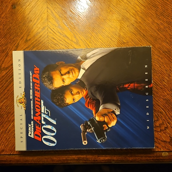 Die Another Day 007 DVD Special Edition Widescreen - Picture 1 of 8